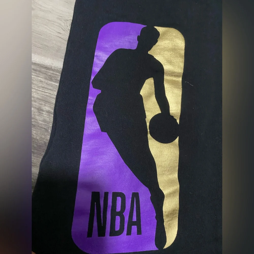 Express LA Lakers  Black and Gold Mens  Tee size Large 100% cotton - Picture 10 of 11